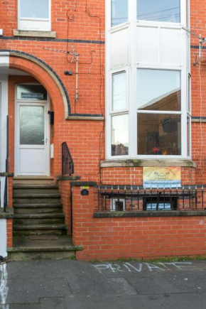 Pleasure beach apartment with garden